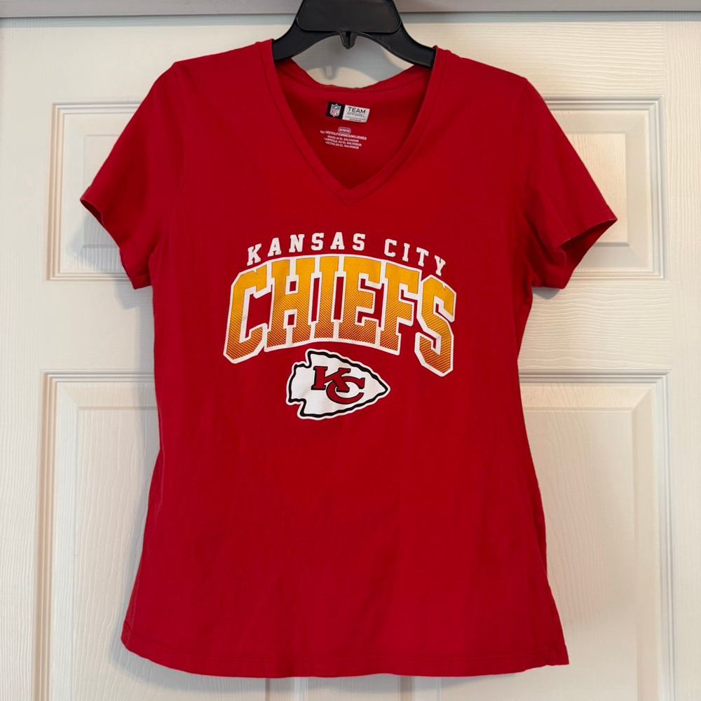 Team Apparel NFL Kansas City Chiefs Red Yellow Short Sleeve Tee M